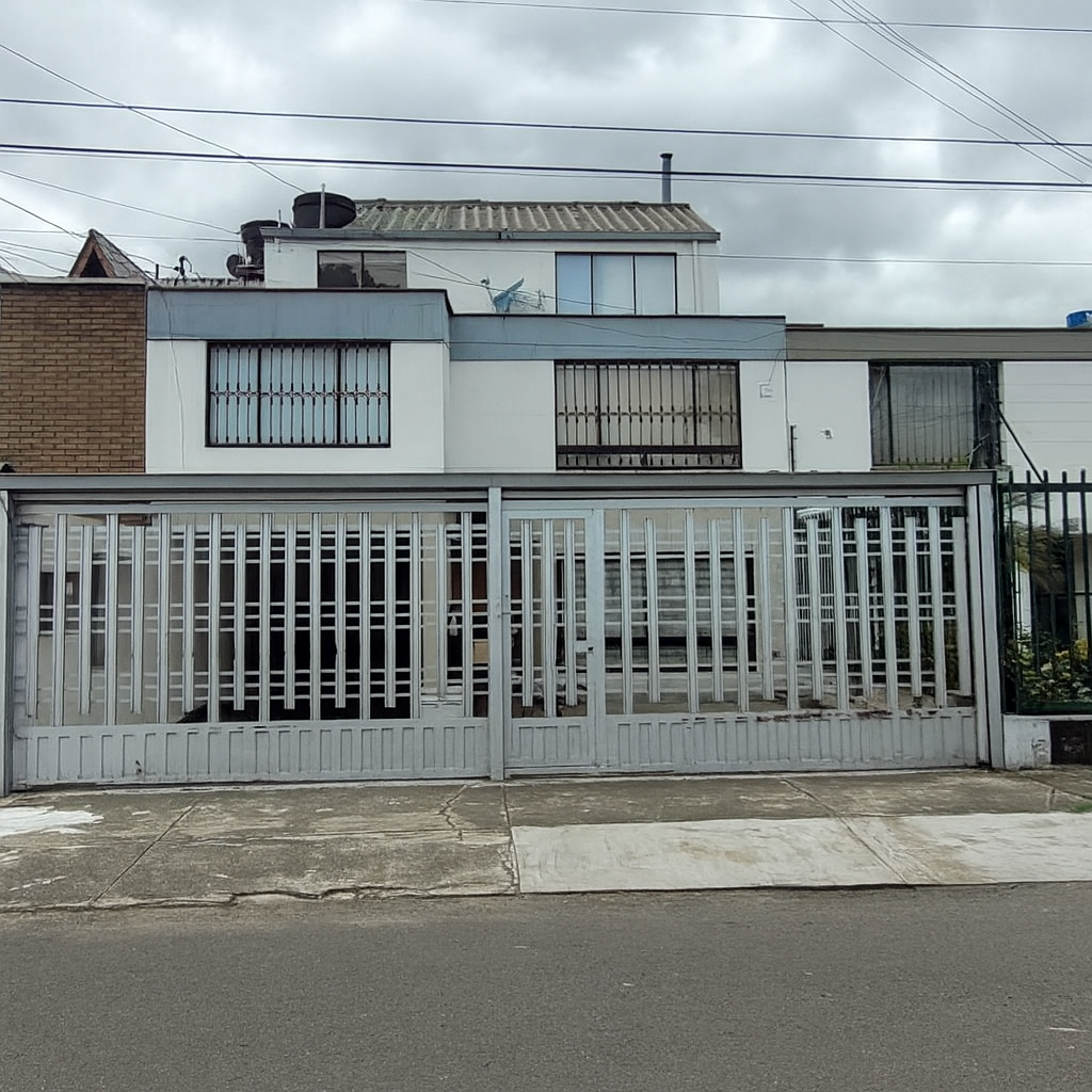 Modelia
